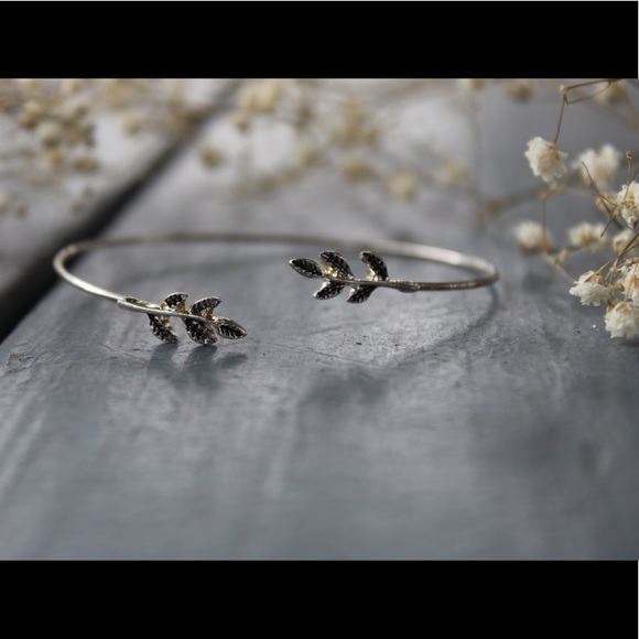 Leaf bracelet - Picture 2 of 3